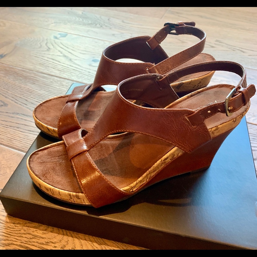 Aerosoles brown leather wedge